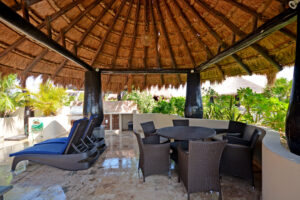 CONDO HOTEL OCEANFRONT PENTHOUSE
