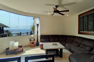 CONDO HOTEL OCEANFRONT PENTHOUSE