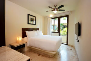 CONDO HOTEL OCEANFRONT PENTHOUSE