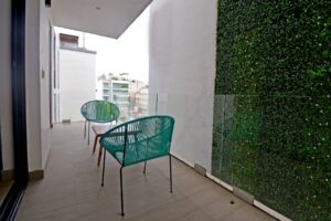 CENTRALLY LOCATED ONE-BEDROOM APARTMENT
