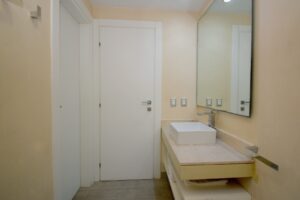 CENTRALLY LOCATED ONE-BEDROOM APARTMENT