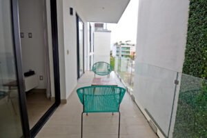 CENTRALLY LOCATED ONE-BEDROOM APARTMENT
