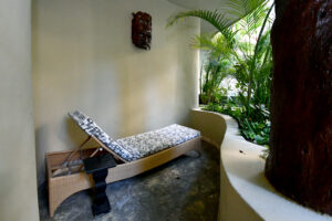 TWO-STORY 3-BEDROOM RESIDENCE IN AN EXCLUSIVE CONDO-HOTEL
