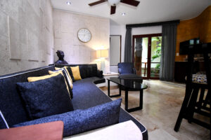 TWO-STORY 3-BEDROOM RESIDENCE IN AN EXCLUSIVE CONDO-HOTEL
