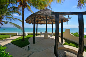 BEACHFRONT CASA PARAISO