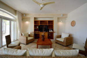 BEACHFRONT CASA PARAISO