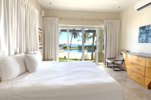 BEACHFRONT CASA PARAISO