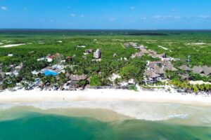 BEACHFRONT LOT – A PARADISE OF WHITE SAND
