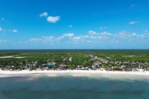 BEACHFRONT LOT – A PARADISE OF WHITE SAND