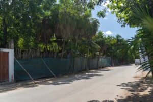 BEACHFRONT LOT – A PARADISE OF WHITE SAND
