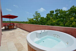 EXQUISITE 3 BEDS PH IN THE HEART OF ENCHANTING TULUM