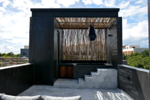 EXCLUSIVE TOWNHOUSE WITH ROOFTOP TERRACE AND DOUBLE POOL