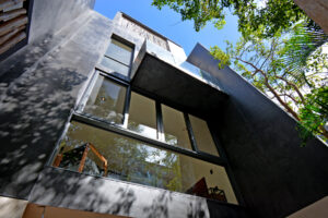 EXCLUSIVE TOWNHOUSE WITH ROOFTOP TERRACE AND DOUBLE POOL