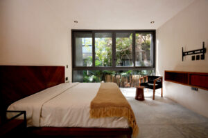 EXCLUSIVE TOWNHOUSE WITH ROOFTOP TERRACE AND DOUBLE POOL