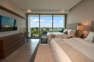 UNMATCHED OCEANFRONT PANORAMIC VIEWS LUXURY APARTMENT