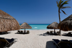 UNMATCHED OCEANFRONT PANORAMIC VIEWS LUXURY APARTMENT