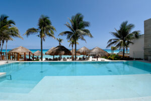 UNMATCHED OCEANFRONT PANORAMIC VIEWS LUXURY APARTMENT