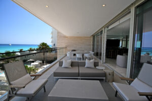 UNMATCHED OCEANFRONT PANORAMIC VIEWS LUXURY APARTMENT