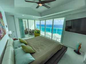BEACHFRONT APARTMENT WITH THE BEST VIEWS TOWARDS THE SEA AND THE LAGOON, RECENTL