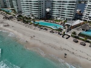 BEACHFRONT APARTMENT WITH THE BEST VIEWS TOWARDS THE SEA AND THE LAGOON, RECENTL