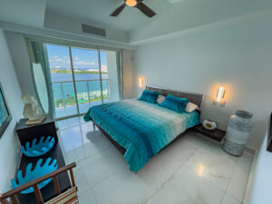 BEACHFRONT APARTMENT WITH THE BEST VIEWS TOWARDS THE SEA AND THE LAGOON, RECENTL