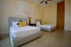 SPECTACULAR APARTMENT WITH PRIVATE TERRACE, LOCK OFF AND THE BEST VIEWS