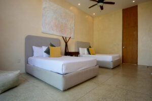 SPECTACULAR APARTMENT WITH PRIVATE TERRACE, LOCK OFF AND THE BEST VIEWS