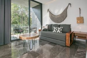 SOPHISTICATED AND UNIQUE STYLE STUDIO