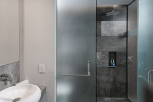 SOPHISTICATED AND UNIQUE STYLE STUDIO