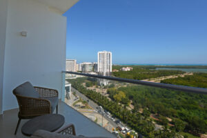 MALECON OASIS: LUXURY LIVING WITH CARIBBEAN VIEWS