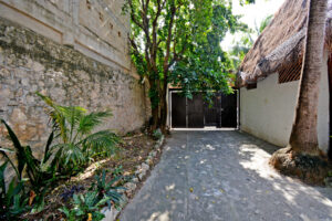 MASTER RENTAL: STRATEGIC INVESTMENT LOT IN DOWNTOWN (RESIDENTIAL/COMMERCIAL)