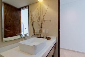 LAGUNAS CENTRAL PARK SWIM UP STUDIO