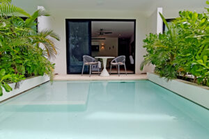 LAGUNAS CENTRAL PARK SWIM UP STUDIO