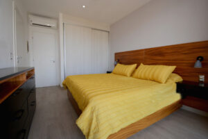 ONE BEDROOM IN THE CARIBBEAN A FEW STEPS FROM THE SEA