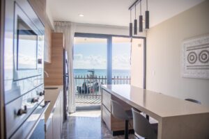 PRIVATE OCEANFRONT HORIZON RETREAT RESIDENCE