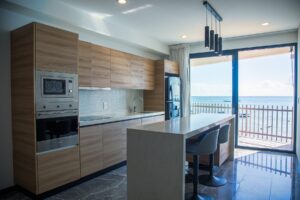 PRIVATE OCEANFRONT HORIZON RETREAT RESIDENCE