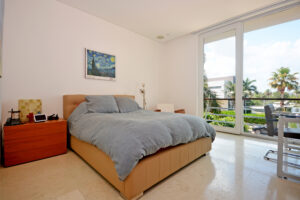 EXCLUSIVE RESIDENCE WITH PRIVATE DOCK