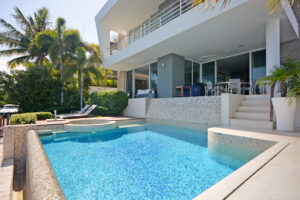 EXCLUSIVE RESIDENCE WITH PRIVATE DOCK
