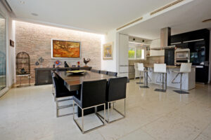 EXCLUSIVE RESIDENCE WITH PRIVATE DOCK