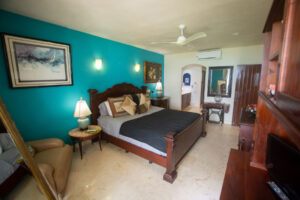 EXCLUSIVE OCEANFRONT RESIDENCE, 2 BED 2 AND BATH PANORAMIC VIEWS