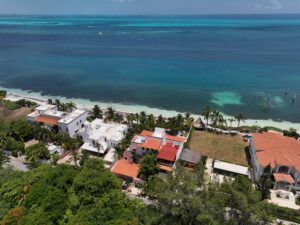 SUPER LUXURY BEACHFRONT VILLA IN THE HOTEL ZONE