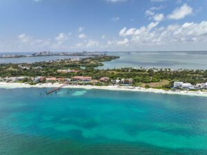 SUPER LUXURY BEACHFRONT VILLA IN THE HOTEL ZONE