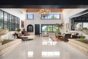 SUPER LUXURY BEACHFRONT VILLA IN THE HOTEL ZONE