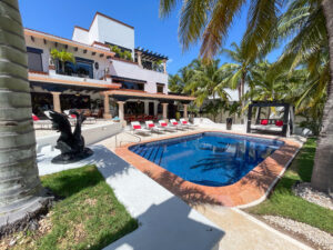 SUPER LUXURY BEACHFRONT VILLA IN THE HOTEL ZONE