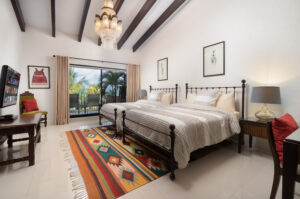 SUPER LUXURY BEACHFRONT VILLA IN THE HOTEL ZONE