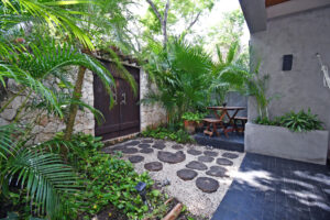 LUXURIOUS BAMBOO HIDEAWAY RESIDENCE