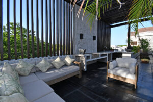 LUXURIOUS BAMBOO HIDEAWAY RESIDENCE