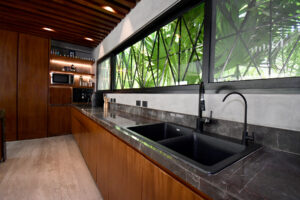 LUXURIOUS BAMBOO HIDEAWAY RESIDENCE