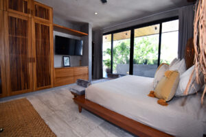 LUXURIOUS BAMBOO HIDEAWAY RESIDENCE