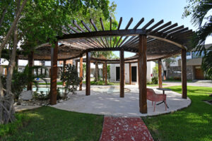 LUXURIOUS BAMBOO HIDEAWAY RESIDENCE